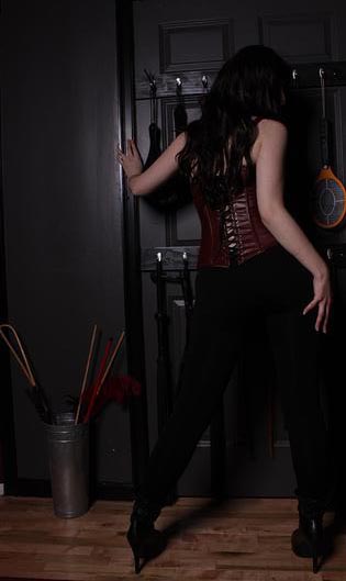 Mistress Ivy Darkbloom-2